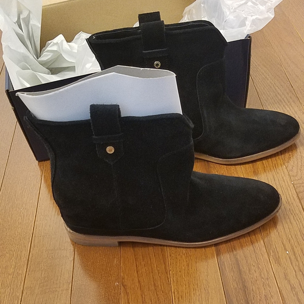 New Cole Haan black suede boots sz 9
